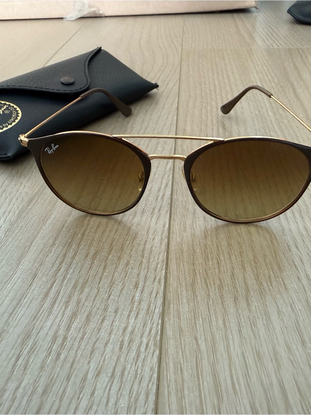 Ray-Ban Brown Gradient Lenses with Gold Frame Sunglasses - Picture 2 of 4